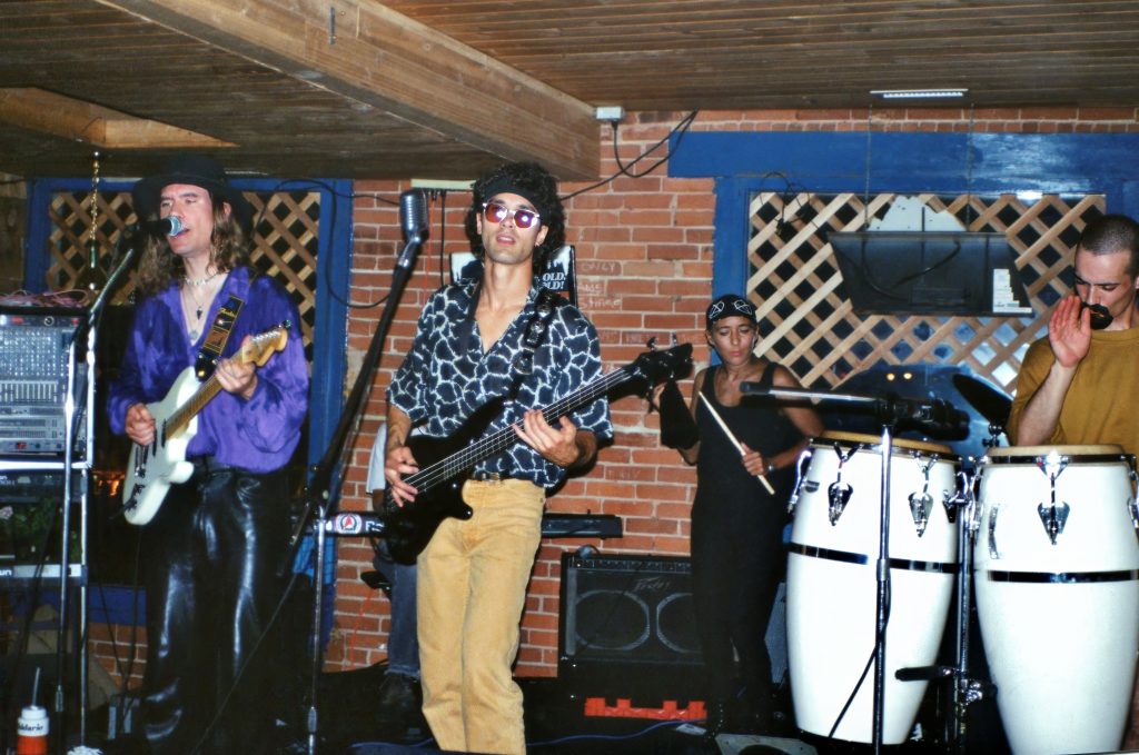 Mike and the Mustangs - 5353